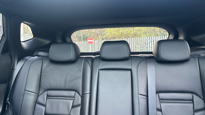 Nissan Qashqai 1.3 DiG-T Tekna+ 5dr Petrol Hatchback